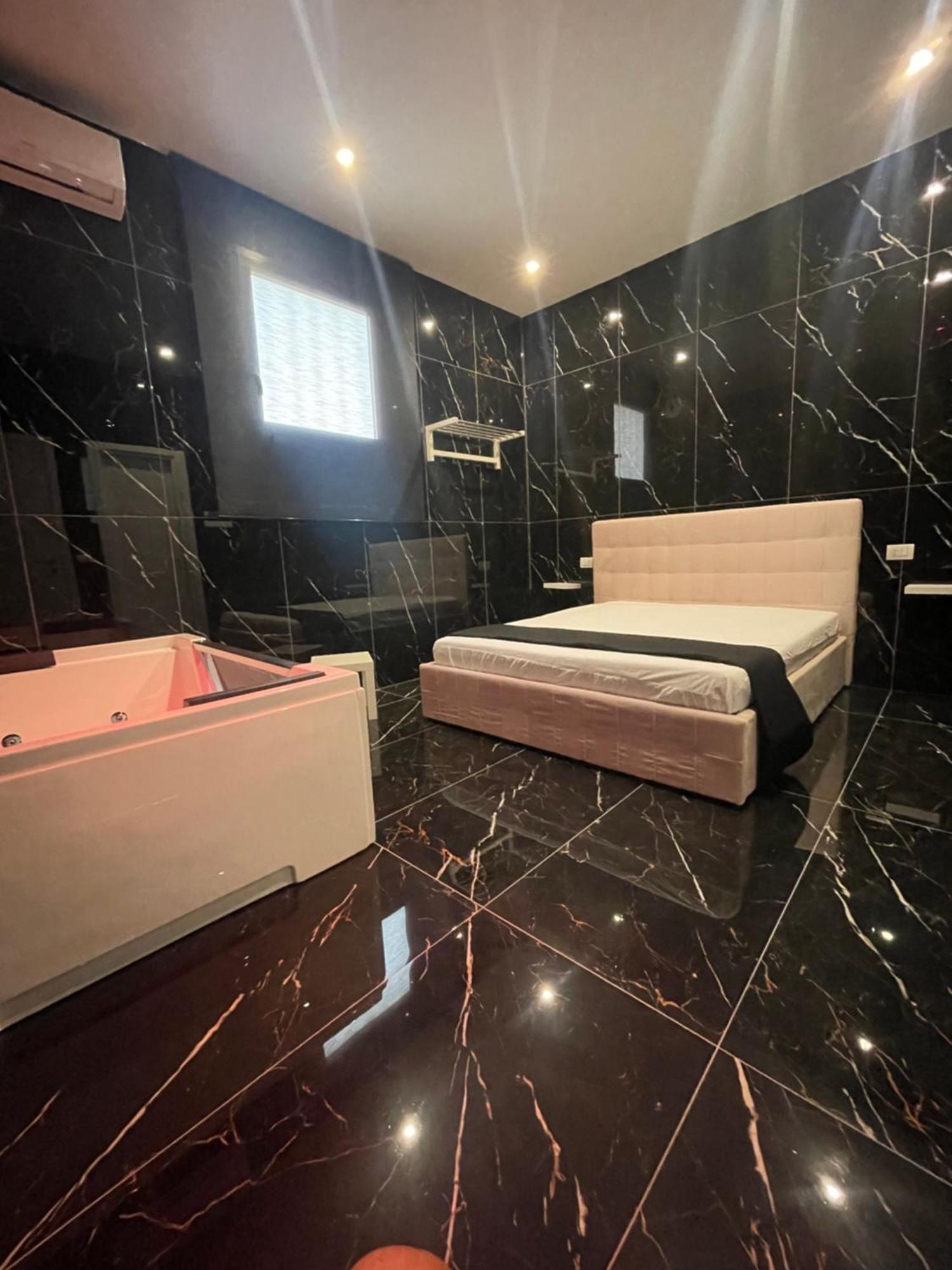 Life Hotel Casalnuovo Di Napoli Eksteriør bilde